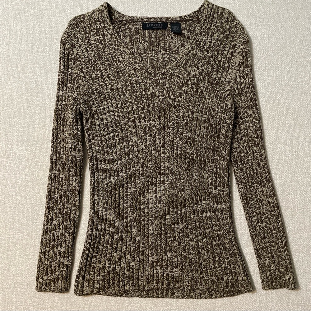 Express Women's Brown V-Neck Cable Knit Sweater